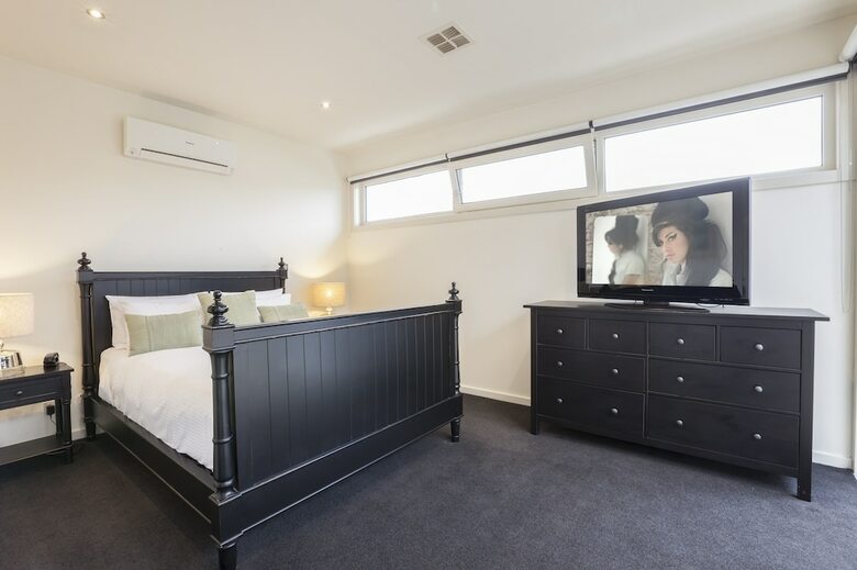 Boutique Stays - Elwood Hideaway