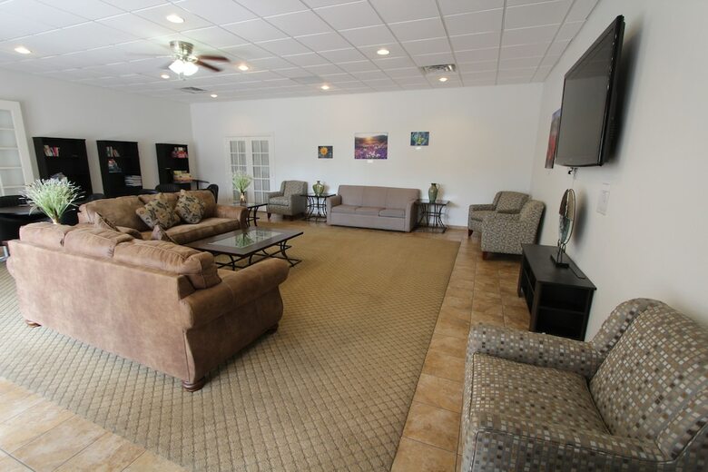 Hotel Desert Breezes Resort