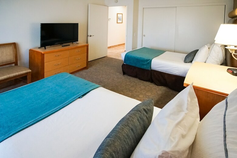 Hotel Desert Breezes Resort