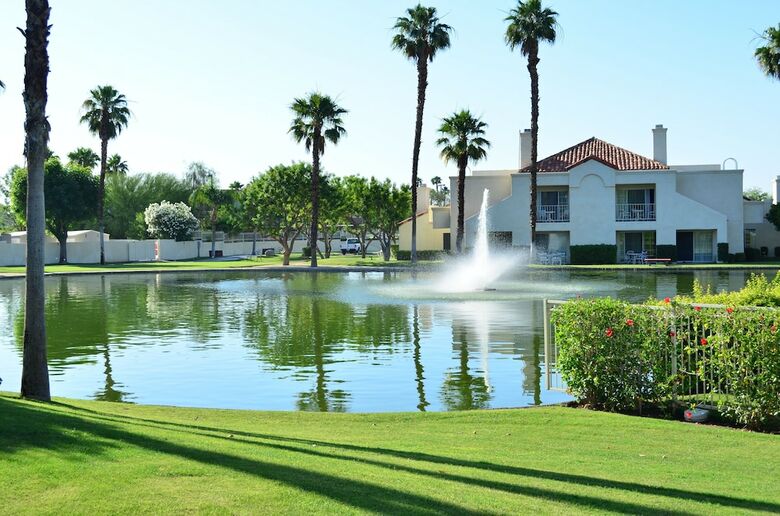 Hotel Desert Breezes Resort