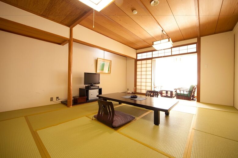 Hinanosato Sanyoukan