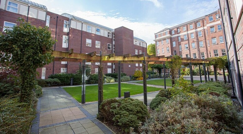 Hostal Agnes Jones House - Campus Residence