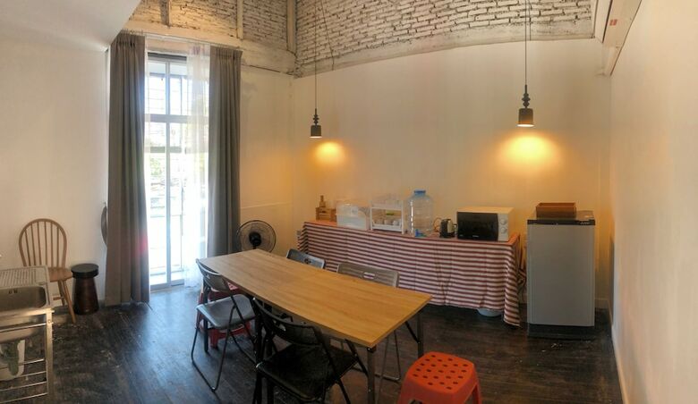 Hotel Oon Poshtel