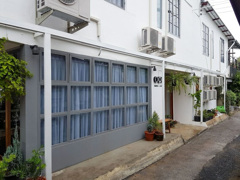 Hotel Oon Poshtel
