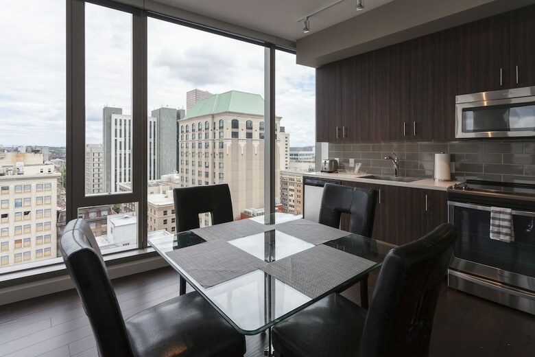 Aparthotel Downtown Lux Apartments By Barsala