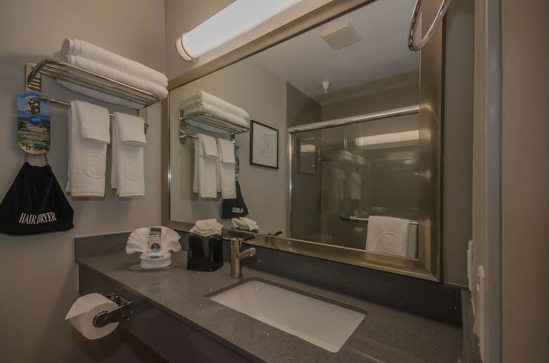 Hartford Hotel, Bw Signature Collection