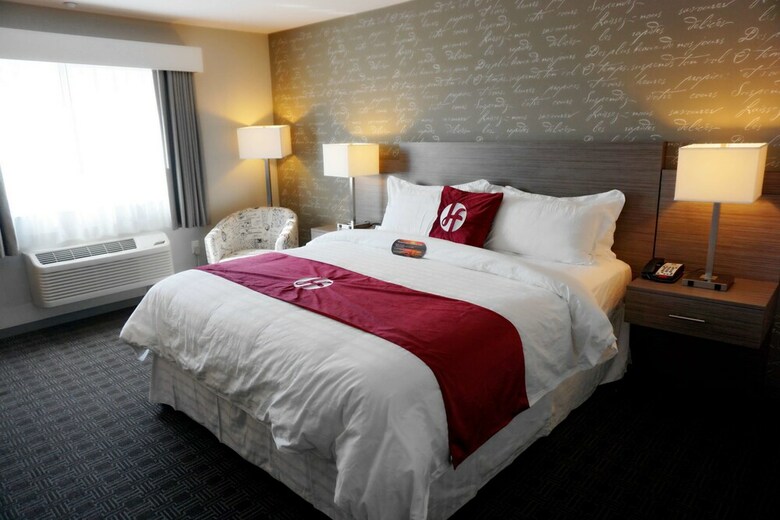 Hartford Hotel, Bw Signature Collection