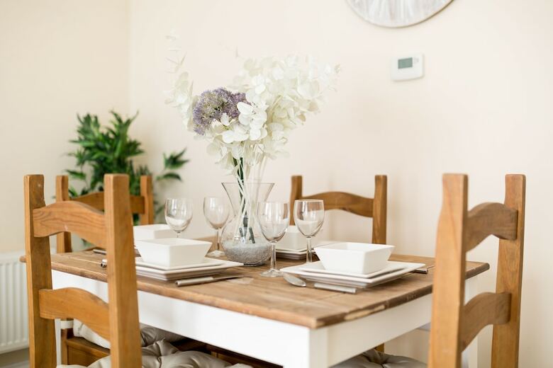 Luxury Two Bed Apartment With Parking - Wolverhampton