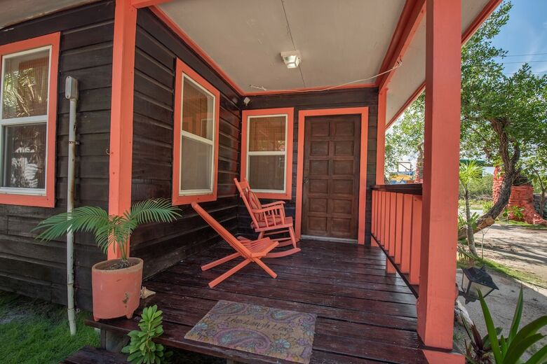 Hotel Bella Vista Guesthouse & Cabins