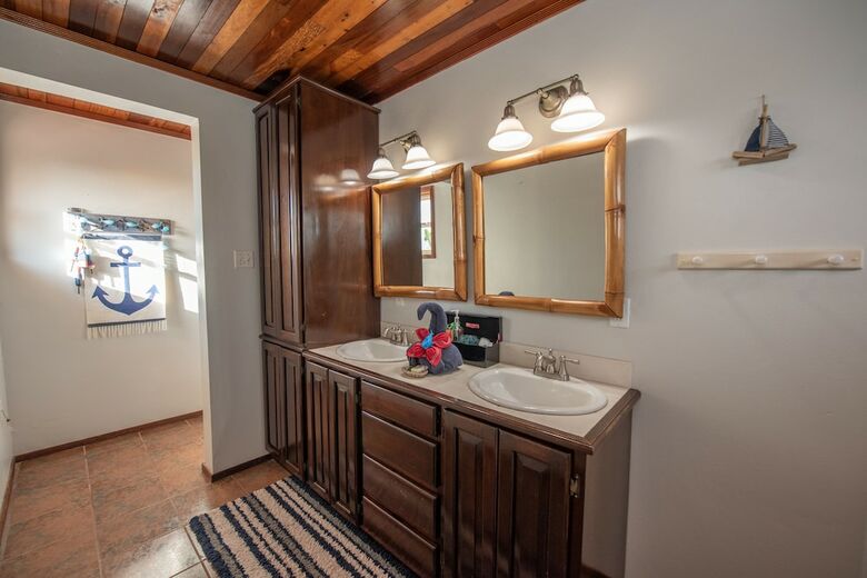 Hotel Bella Vista Guesthouse & Cabins