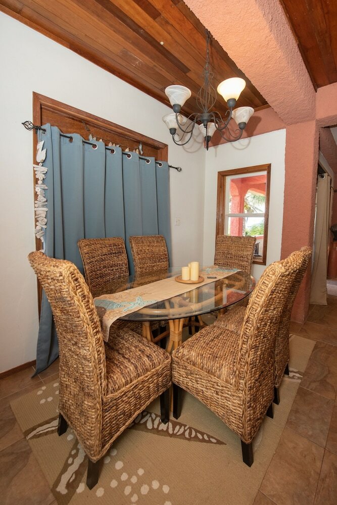 Hotel Bella Vista Guesthouse & Cabins