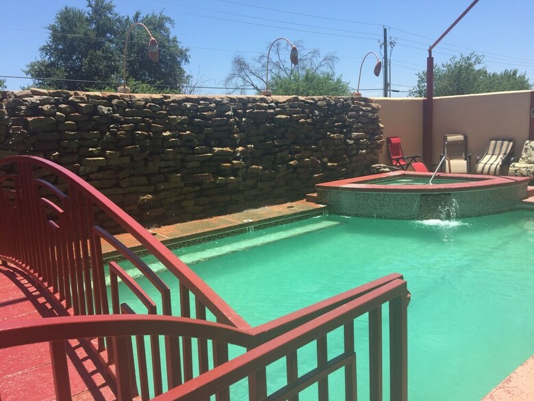 Hotel Ameriksuites Laredo Behind Mall Del Norte