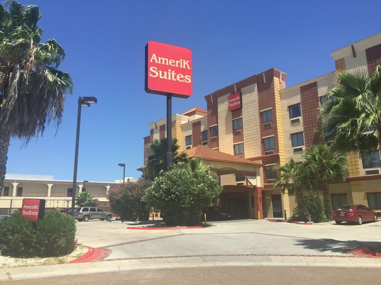 Hotel Ameriksuites Laredo Behind Mall Del Norte