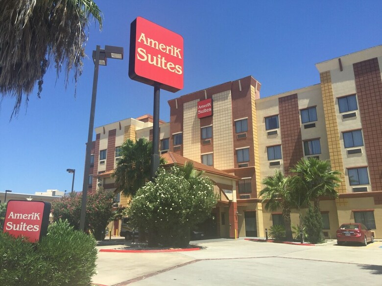 Hotel Ameriksuites Laredo Behind Mall Del Norte