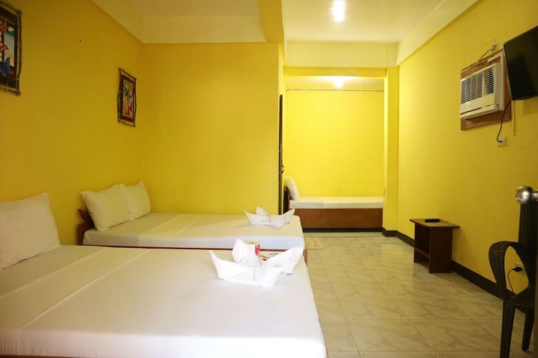 Hotel Simon's Heritage Resort
