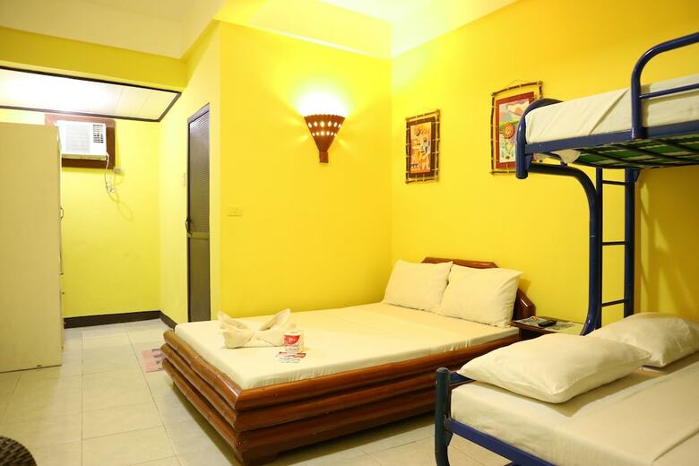 Hotel Simon's Heritage Resort