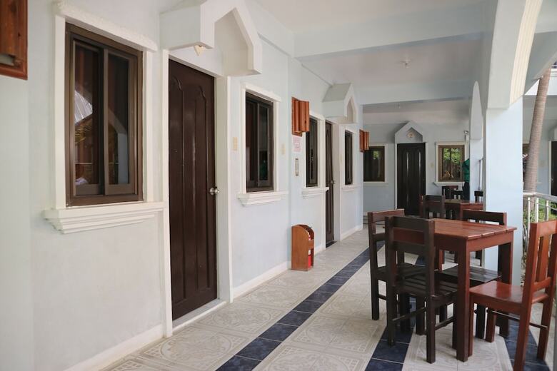 Hotel Simon's Heritage Resort