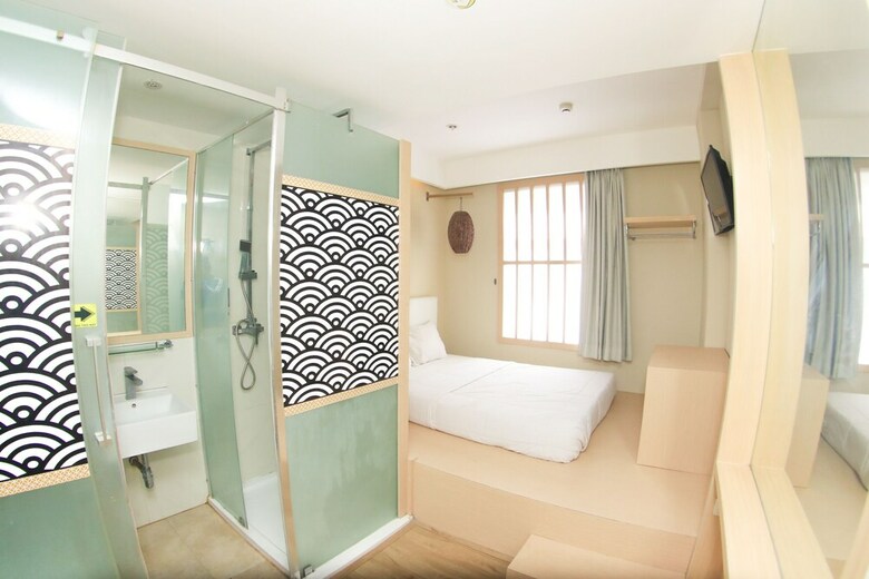 Kimono Hotel