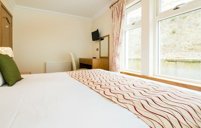 Hotel The Claymore Guest House