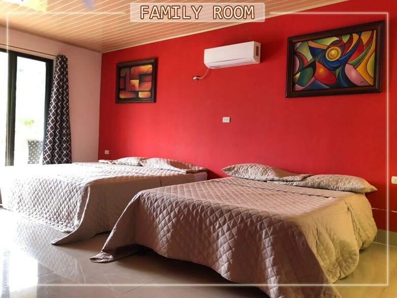 Hostal Millenium Manuel Antonio