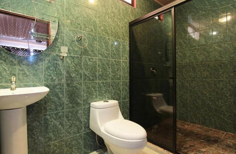 Hostal Millenium Manuel Antonio