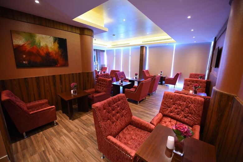 Aparthotel Clemence Hotel Suites