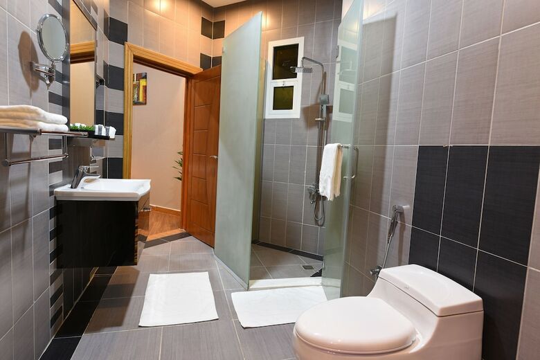 Aparthotel Clemence Hotel Suites