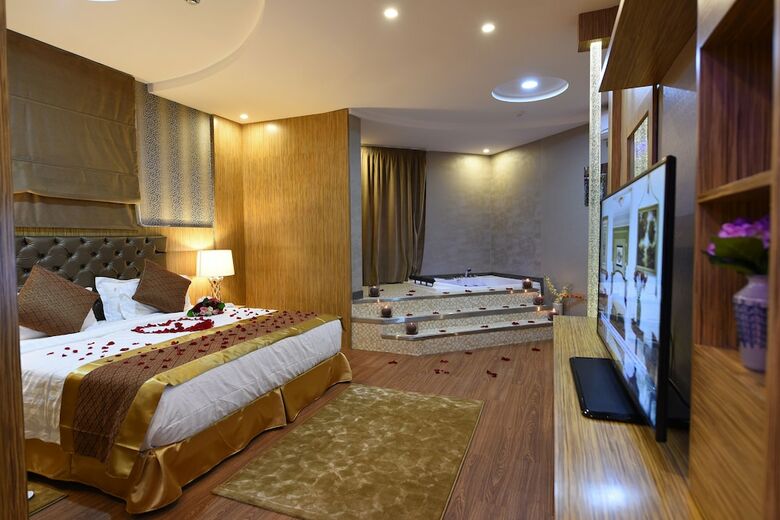 Aparthotel Clemence Hotel Suites