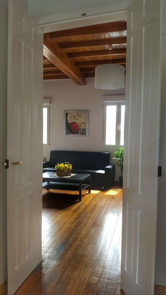 Hostal Albergue Cruces de Iria