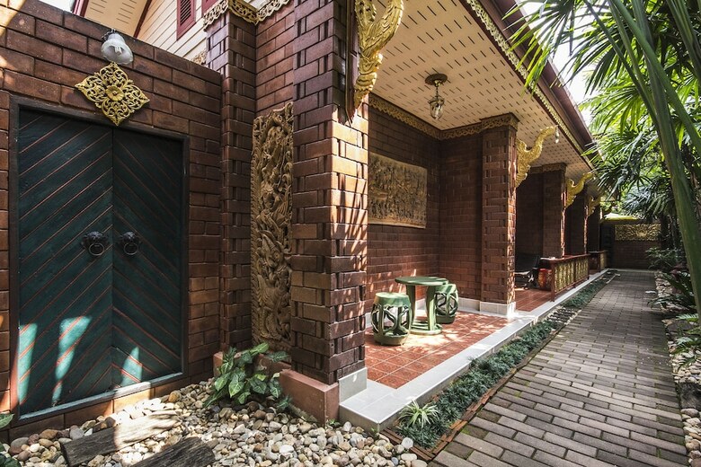 Hotel Irawadee Resort