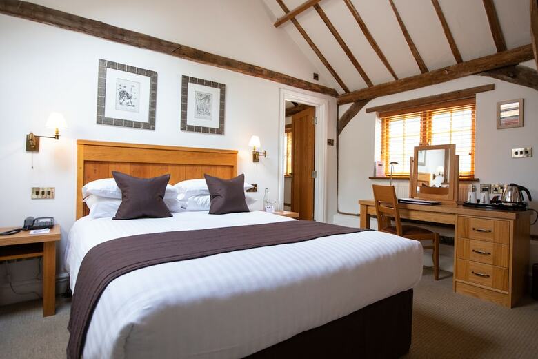 Tewin Bury Farm Hotel