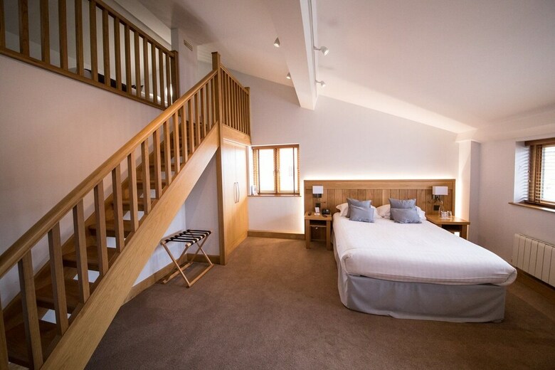 Tewin Bury Farm Hotel