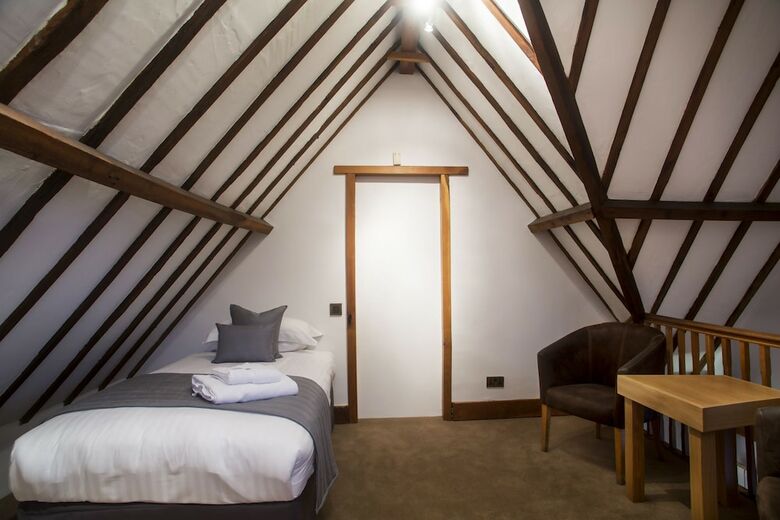 Tewin Bury Farm Hotel