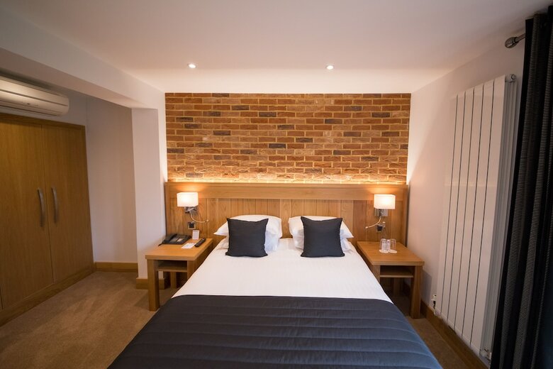Tewin Bury Farm Hotel