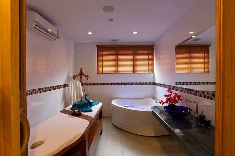 Hotel Rk Riverside Resort & Spa