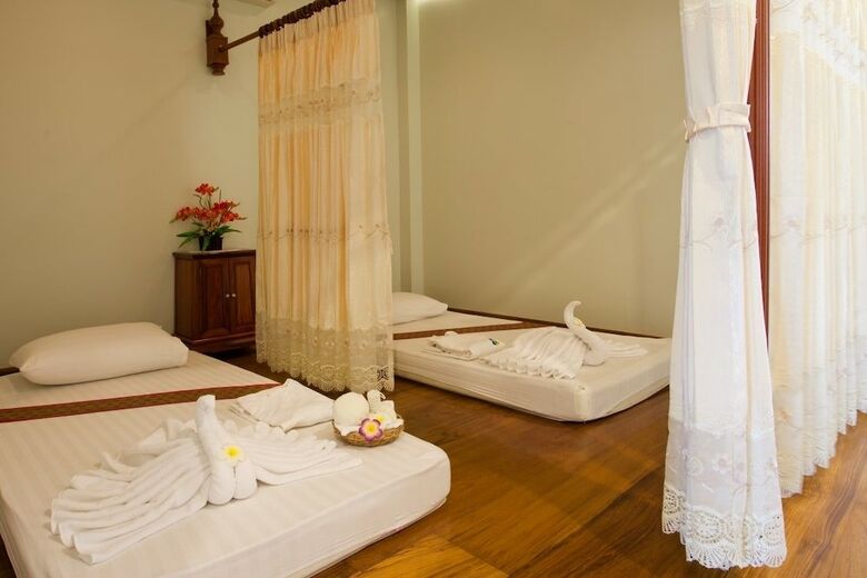 Hotel Rk Riverside Resort & Spa