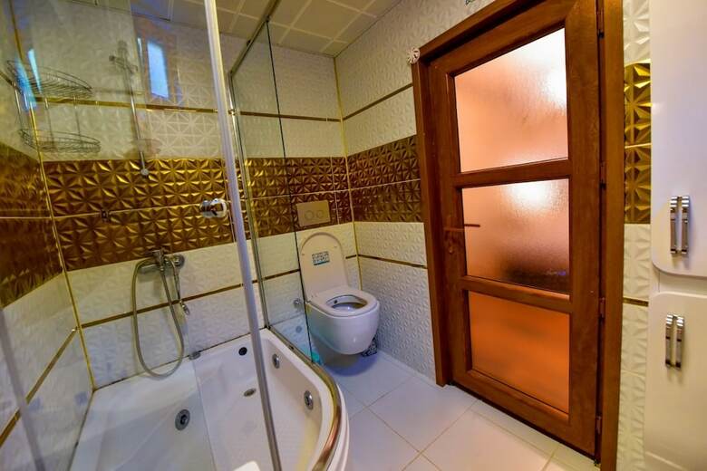 Ada Bungalow Hotel