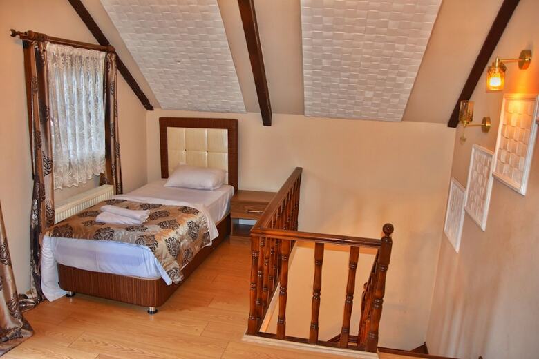 Ada Bungalow Hotel