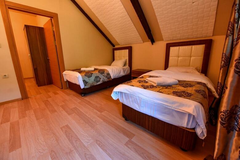 Ada Bungalow Hotel