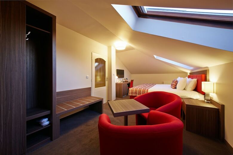 Nelly Kelly's Hotel
