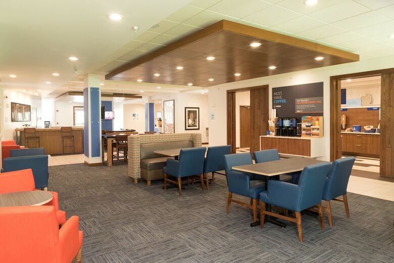 Hotel Holiday Inn Express And Suites Portage