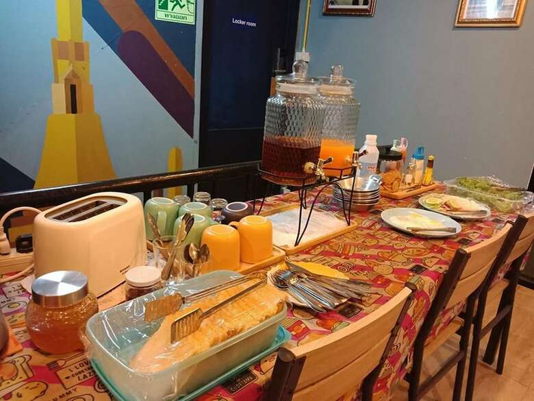 Hostal Zee Thai Hostel