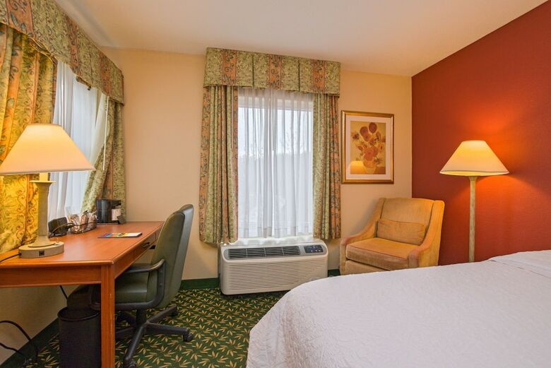 Hotel Hampton Inn By Hilton Concord/bow