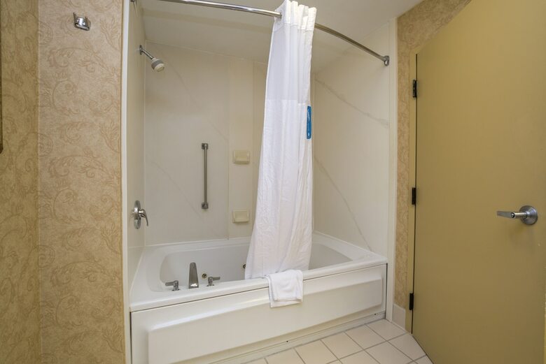 Hotel Hampton Inn By Hilton Concord/bow