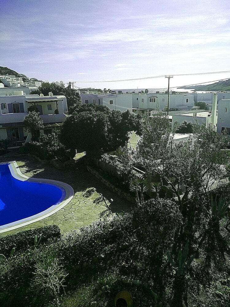 Apartamentos Ornos Suites