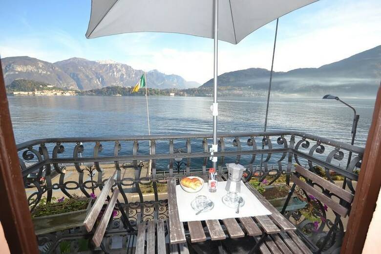 Rodrigo Lakeside Apartments