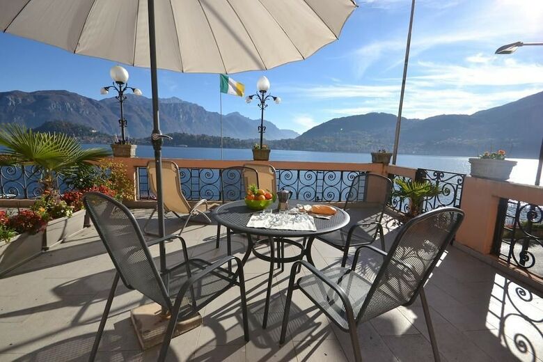 Rodrigo Lakeside Apartments