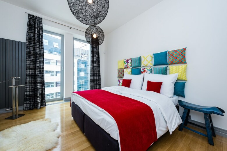Empirent Aquarius Apartments
