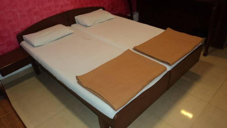 Benazeer Hotel