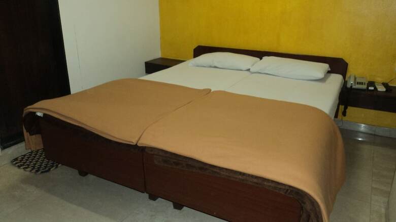 Benazeer Hotel